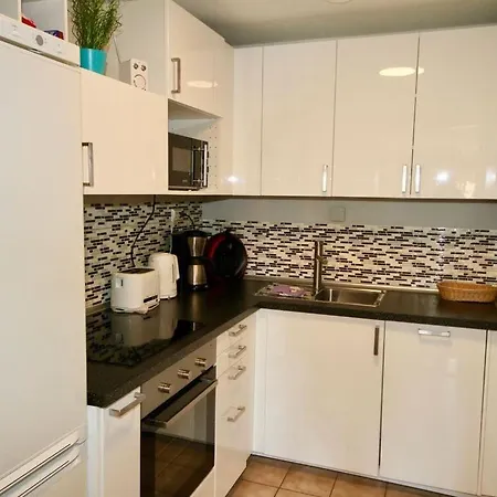 Marla Comfortable Vacation ボルン